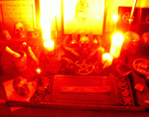 Fotos do verdadeiro e antigo altar místico de são Cipriano3